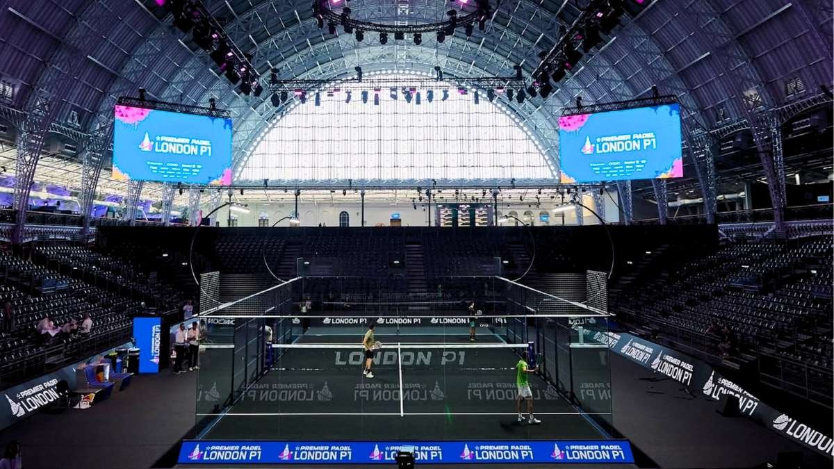 La cancha central del London P1 dentro del Olympia London