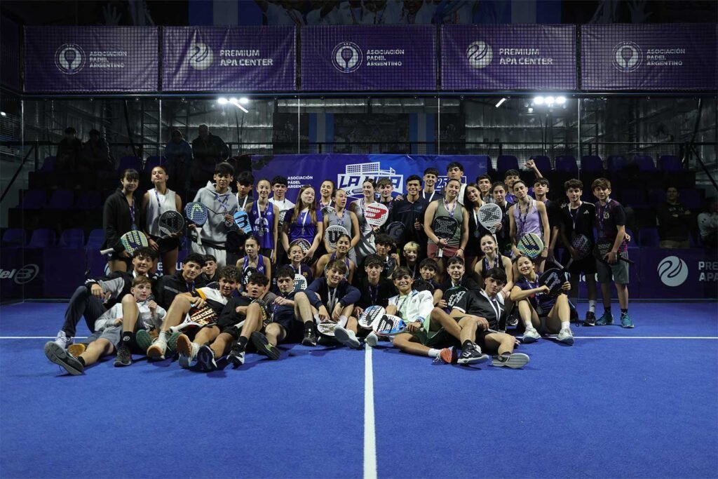 Jugadores de La Liga de Menores APA en la fecha 8 en el Premium APA Center